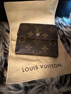 Authentic Louis Vuitton Brown Monogram Snap Wallet